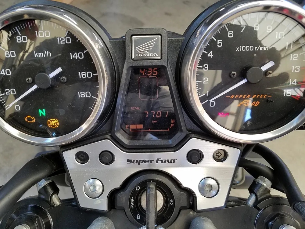 Honda CB400SB 2018, белый, чёрный, красный, фото 3