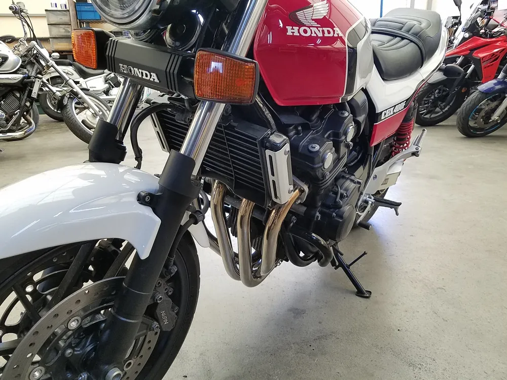 Honda CB400SB 2018, белый, чёрный, красный, фото 6