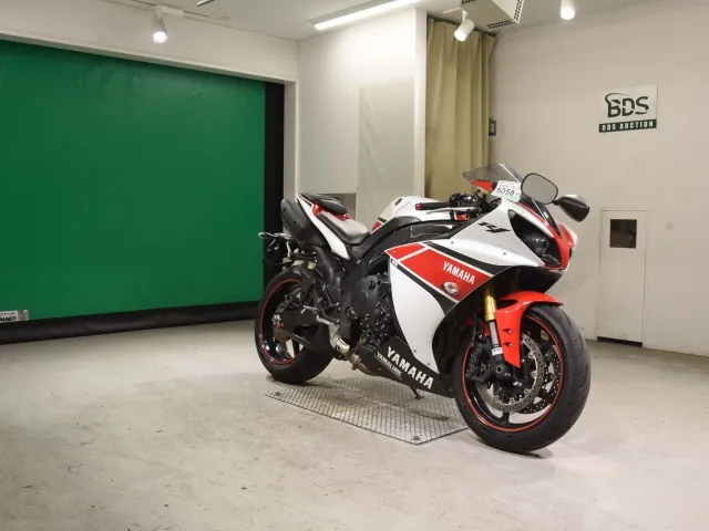 Yamaha YZF-R1 2012, white | red, фото 3