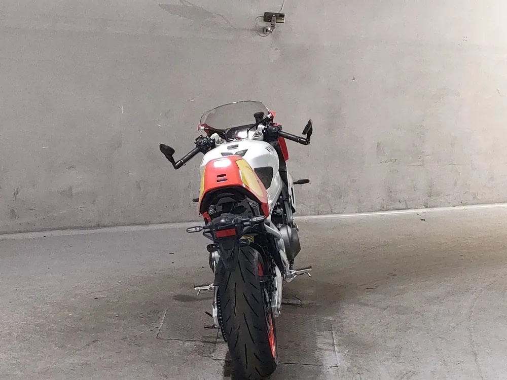 Yamaha Xsr900-2 2024, white / orange, фото 4