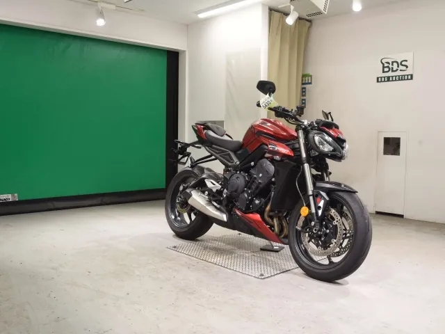 Triumph Street Triple RS 2023, красный, фото 3