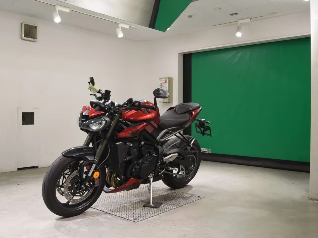Triumph Street Triple RS 2023, красный, фото 4