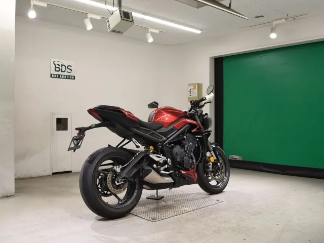 Triumph Street Triple RS 2023, красный, фото 5