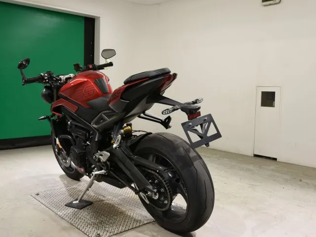 Triumph Street Triple RS 2023, красный, фото 6