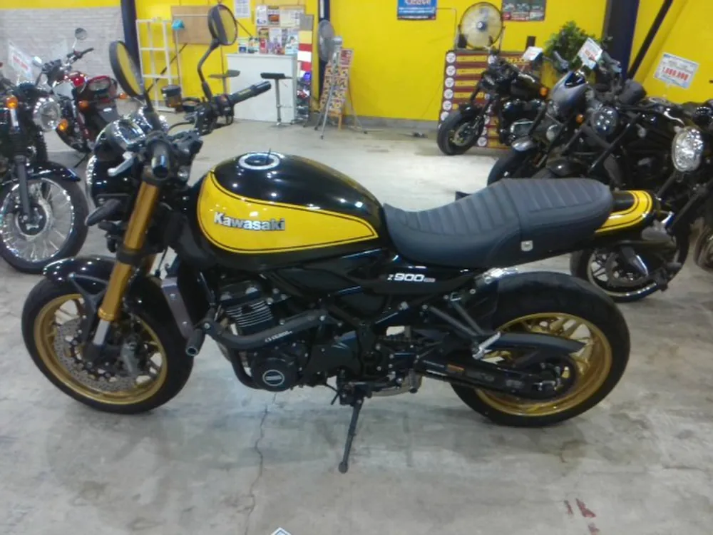 Kawasaki Z900RS 2022, black / yellow, фото 2
