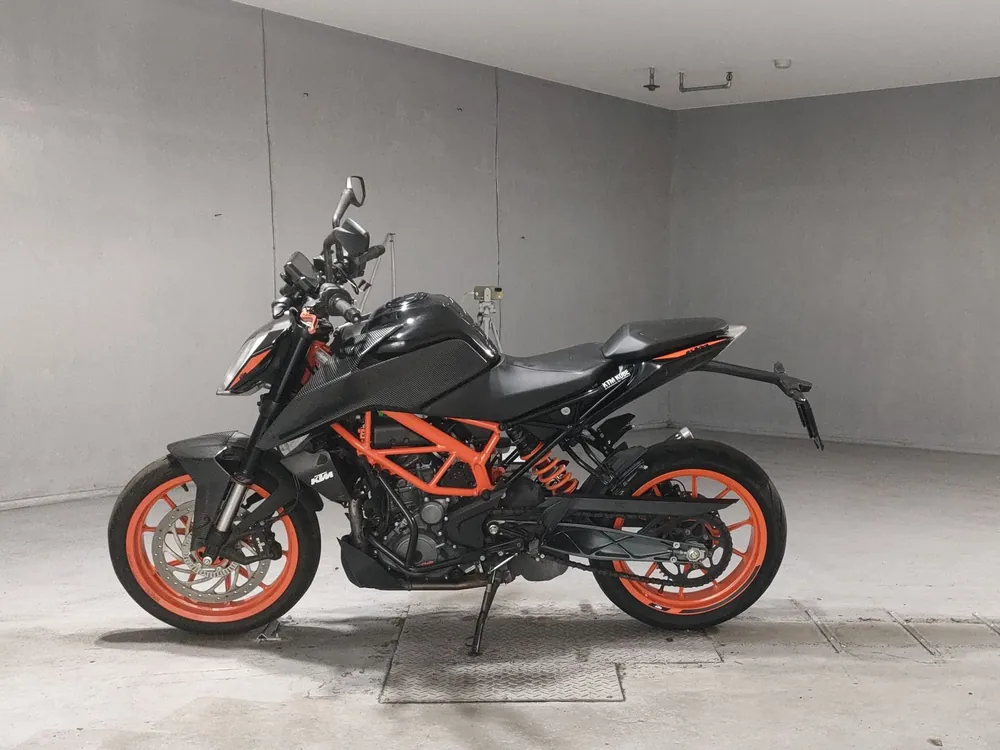 KTM 390 Duke 2021, чёрный, фото 2