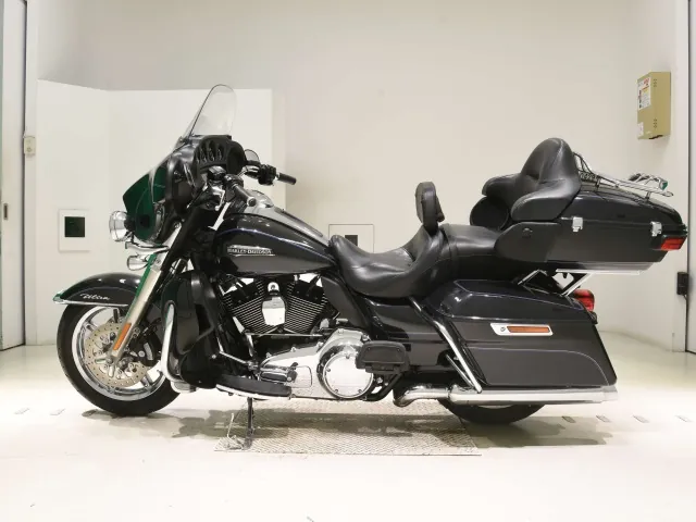 Harley-Davidson FLHTCU1690 2013, чёрный, фото 2