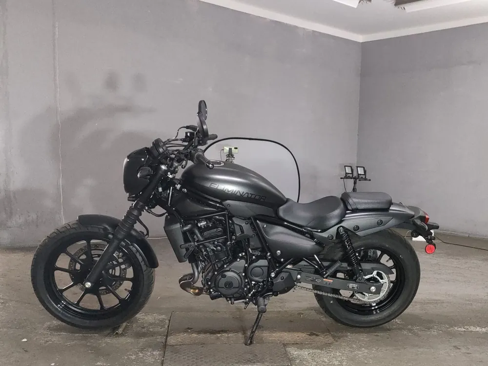 Kawasaki Eliminator 400SE 2025, чёрный, фото 2