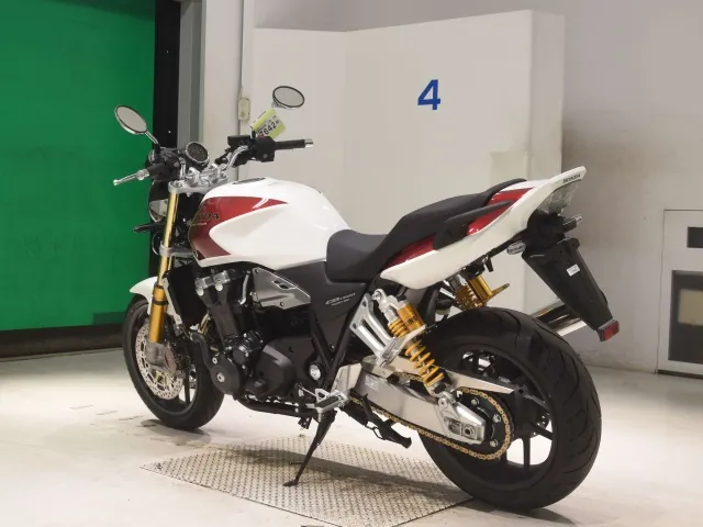 Honda CB1300 2026, white | red, фото 6