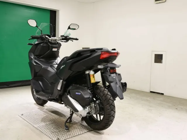 Honda ADV160, matt black, фото 6