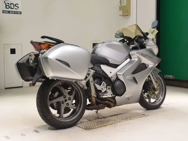 Honda VFR800 2004, серебристый, фото 5
