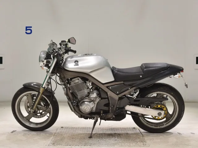 Yamaha SRX400, серебристый, фото 2