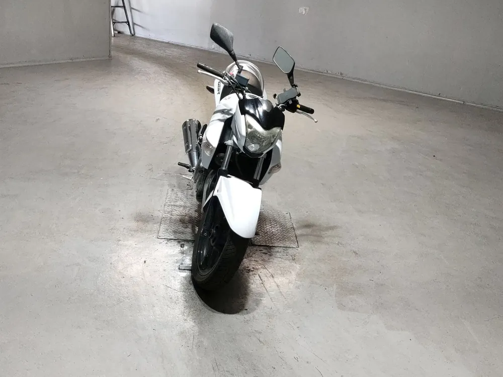 Suzuki GSR250S, белый, фото 3