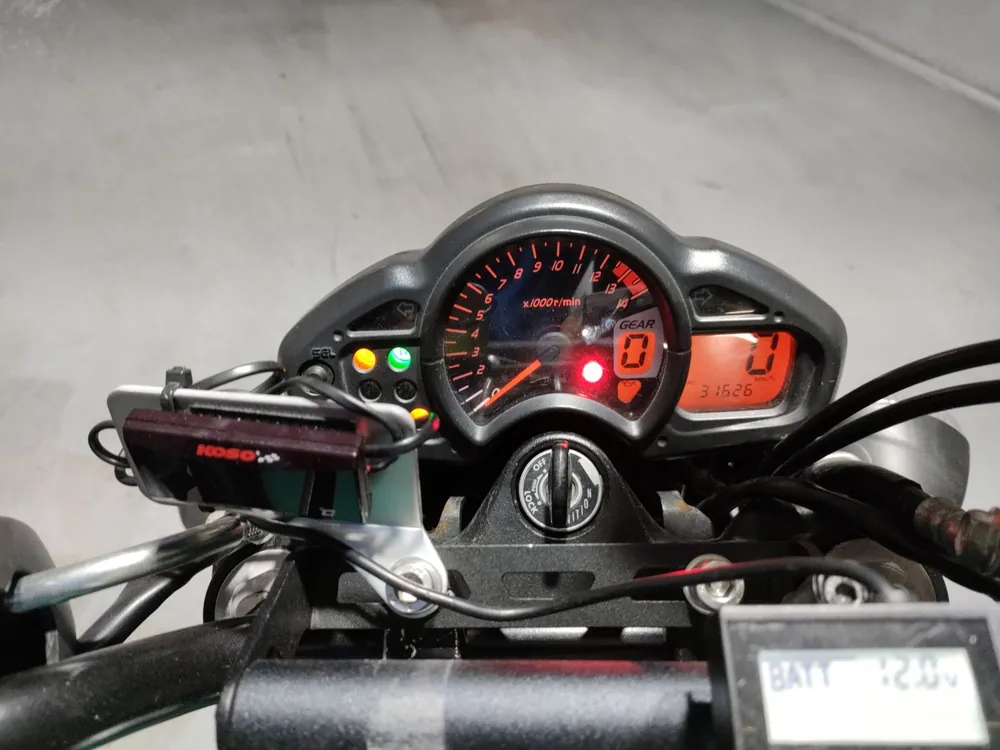 Suzuki Gladius 400 ABS 2010, black / green, фото 5