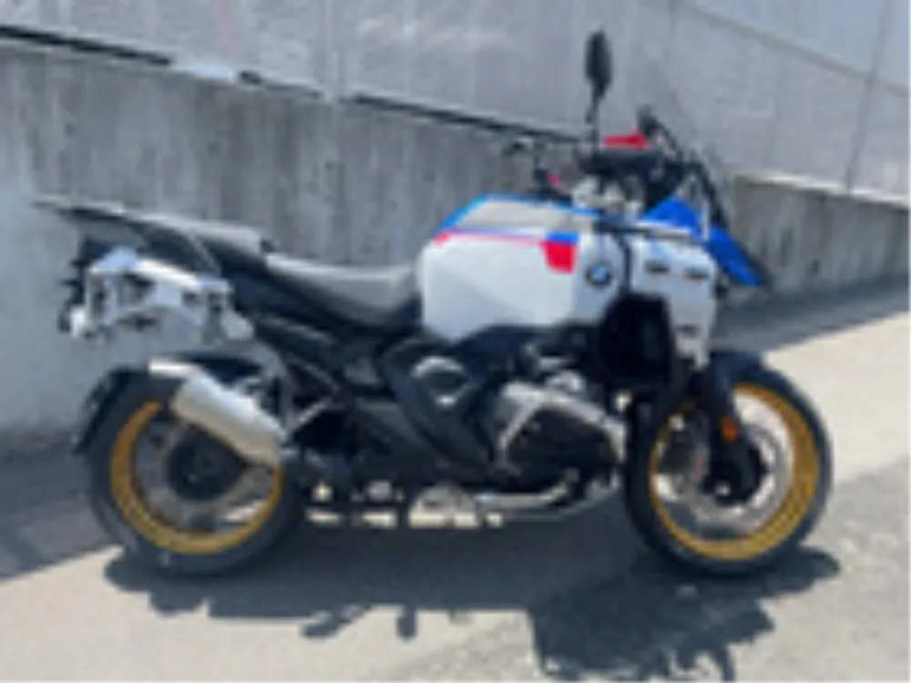 BMW R1300Gs Adv Asa 2026, blue / red / white, фото 2