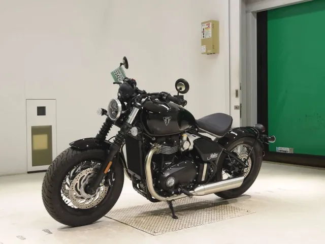 Triumph Bonneville Bo Bar 2026, чёрный, фото 4