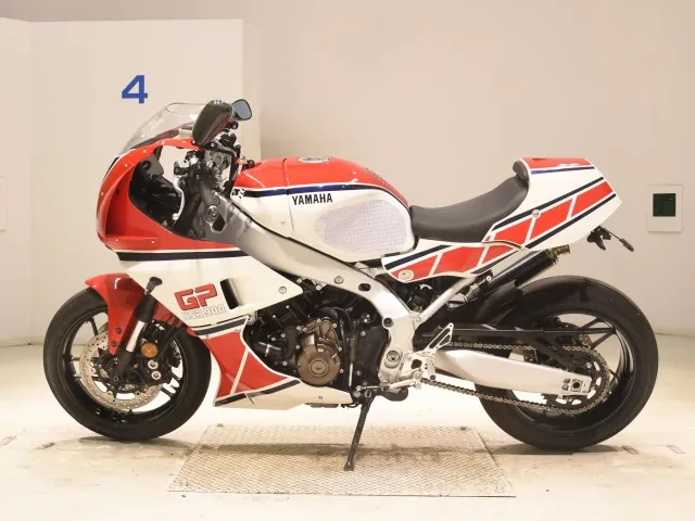 Yamaha Xsr900-2 2024, белый, красный, синий, фото 2