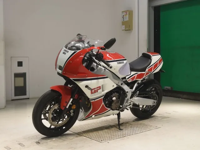 Yamaha Xsr900-2 2024, белый, красный, синий, фото 4