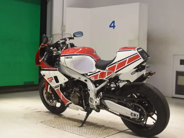 Yamaha Xsr900-2 2024, белый, красный, синий, фото 6