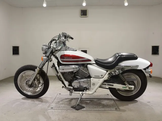 Honda V-Twin Magna 250, white | red, фото 2