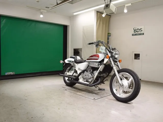 Honda V-Twin Magna 250, white | red, фото 3