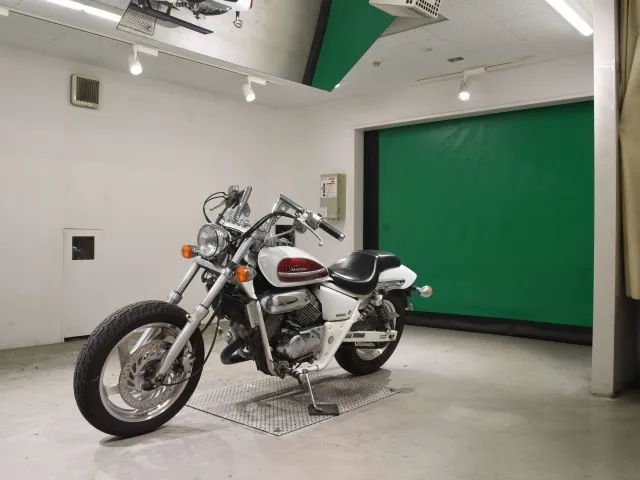 Honda V-Twin Magna 250, white | red, фото 4