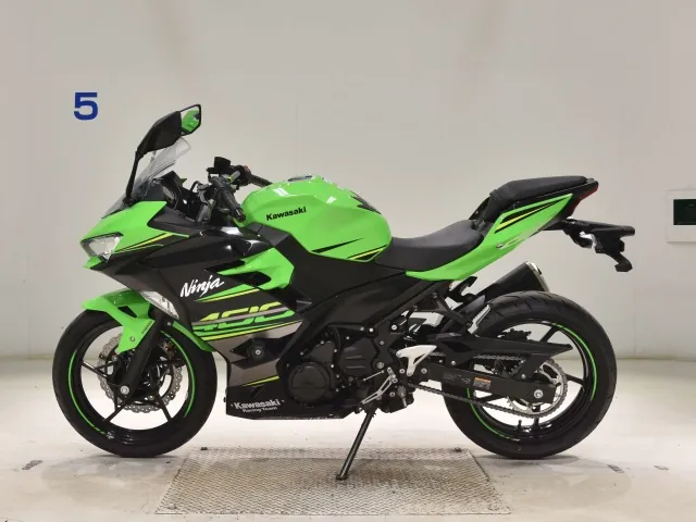 Kawasaki Ninja 400 2018, black | green, фото 2