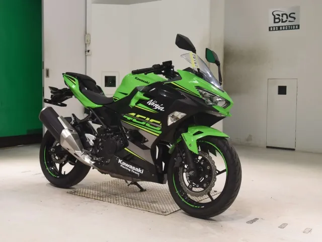 Kawasaki Ninja 400 2018, black | green, фото 3
