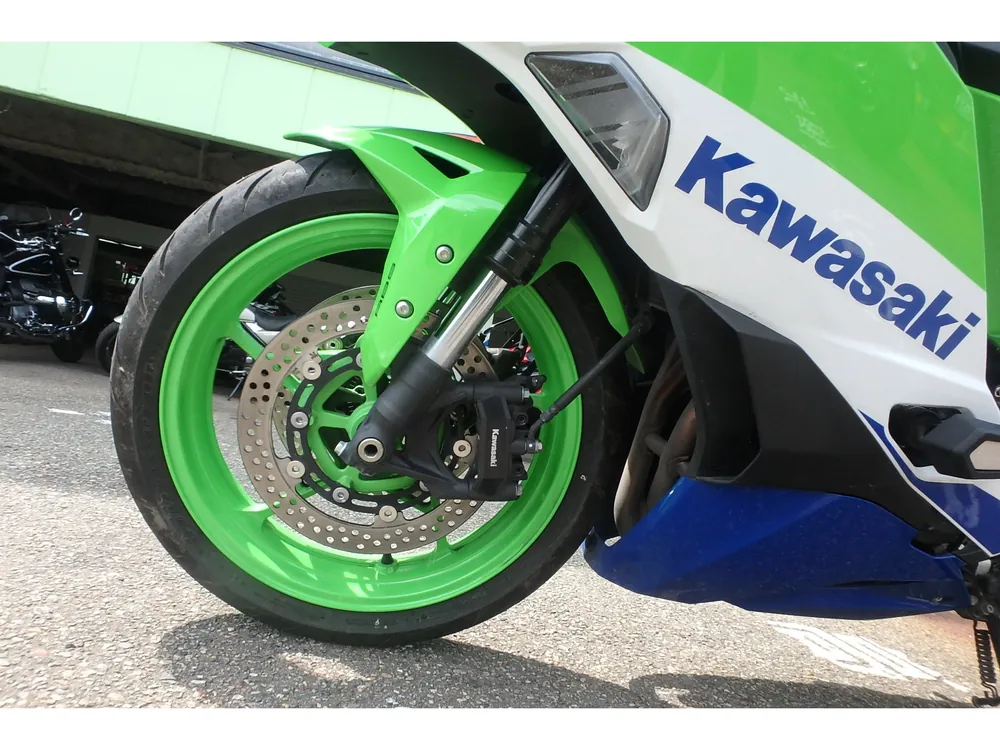 Kawasaki ZX-4R SE 2024, white / lime / blue, фото 15