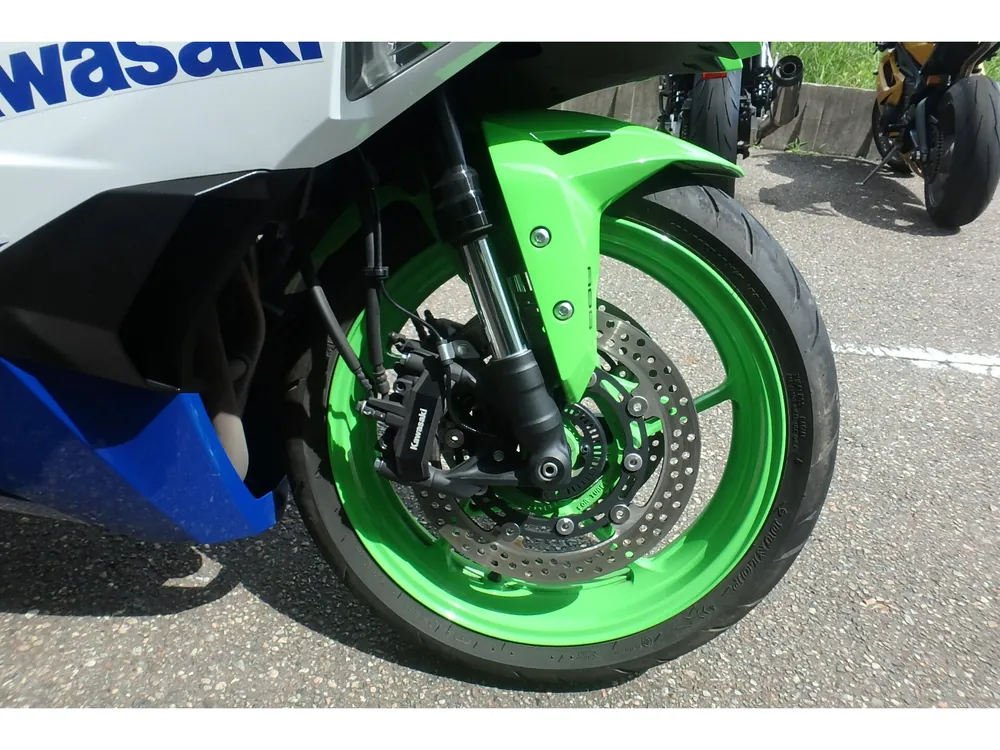 Kawasaki ZX-4R SE 2024, white / lime / blue, фото 4