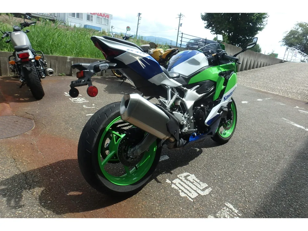 Kawasaki ZX-4R SE 2024, white / lime / blue, фото 7