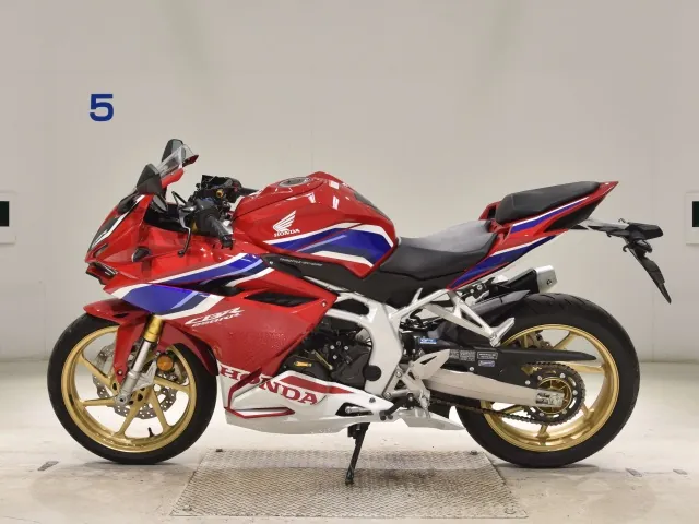 Honda CBR250RR, белый, красный, синий, фото 2