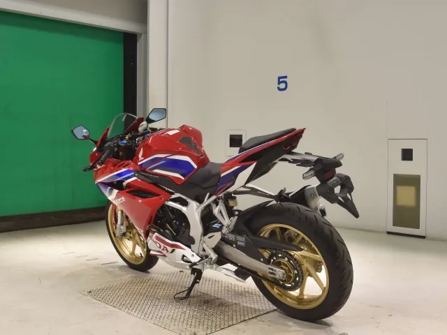 Honda CBR250RR, белый, красный, синий, фото 6