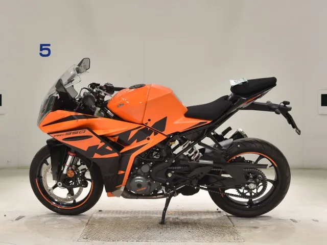 KTM RC 390 2025, black | orange, фото 2