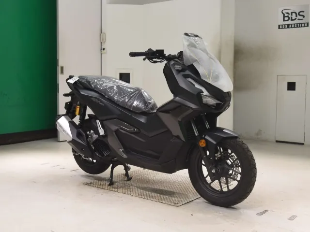 Honda ADV160, matt black, фото 3