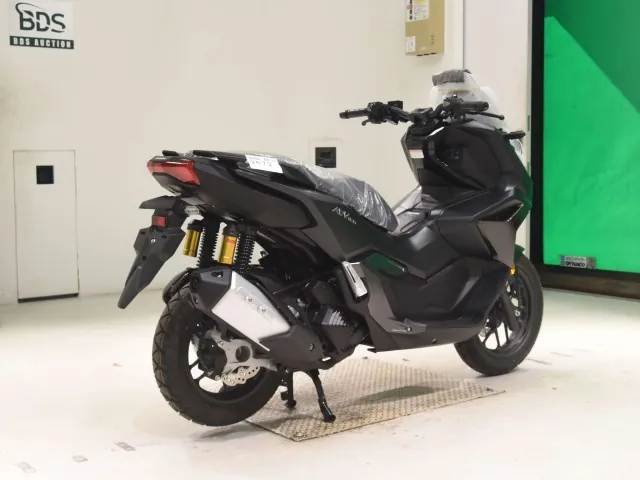 Honda ADV160, matt black, фото 5