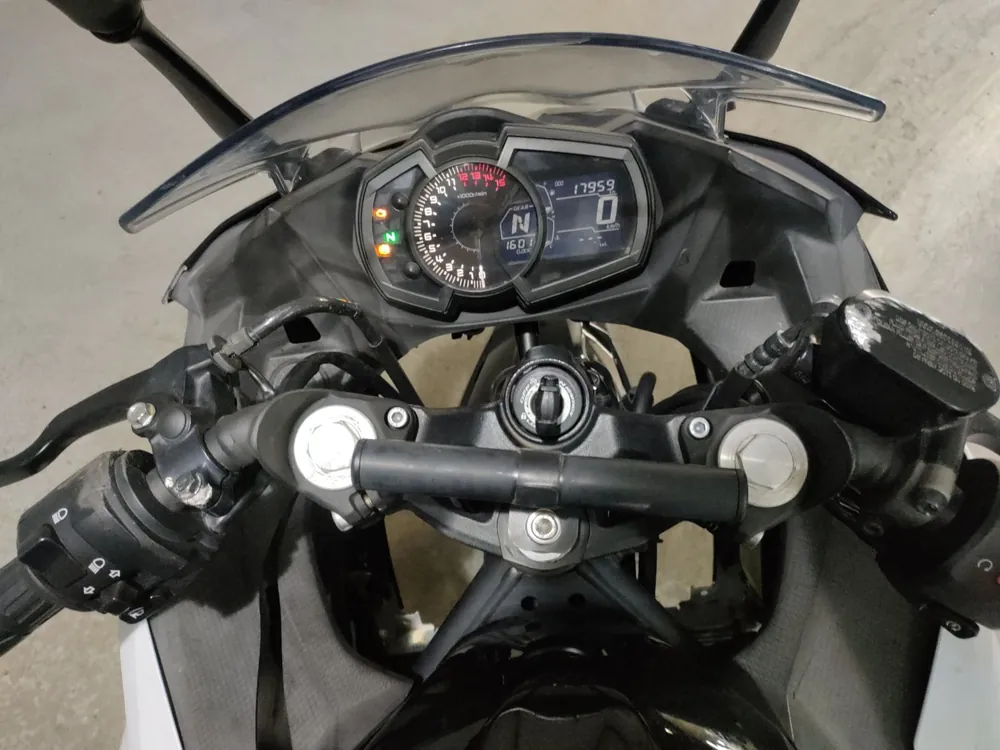 Kawasaki Ninja 400, белый, фото 5