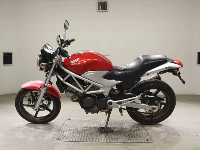 Honda VTR250 MC33, красный, фото 2