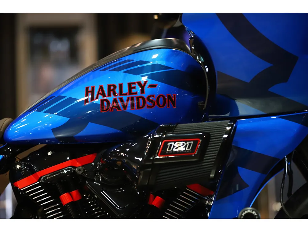 Harley-Davidson FLTRXSTSE CVO 2026, синий, фото 11