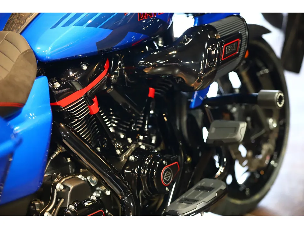 Harley-Davidson FLTRXSTSE CVO 2026, синий, фото 14