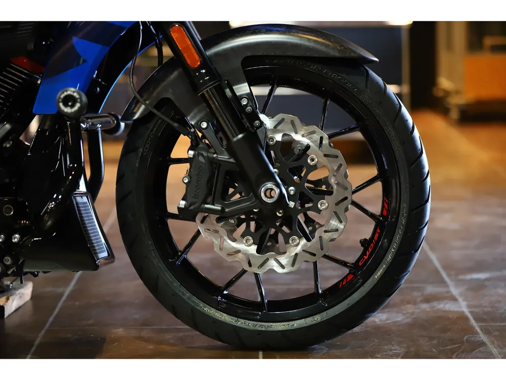 Harley-Davidson FLTRXSTSE CVO 2026, синий, фото 15