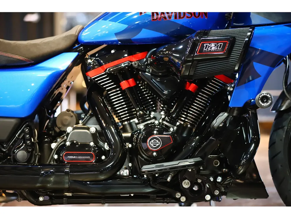 Harley-Davidson FLTRXSTSE CVO 2026, синий, фото 3
