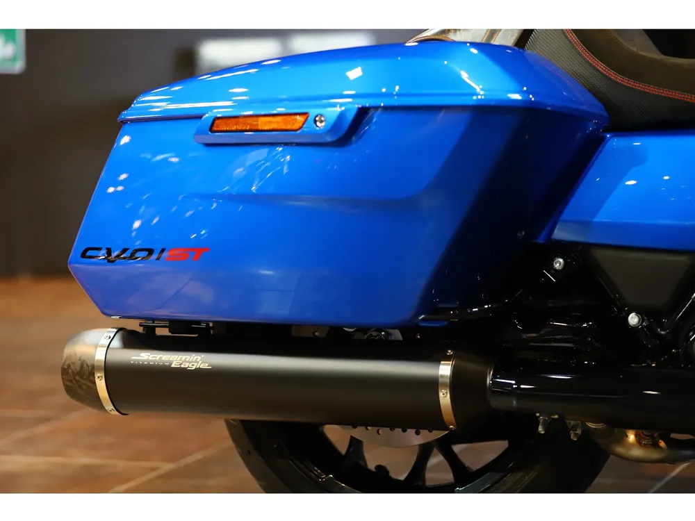 Harley-Davidson FLTRXSTSE CVO 2026, синий, фото 10