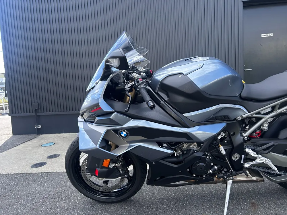 BMW S1000Rr 2026, серый, фото 16