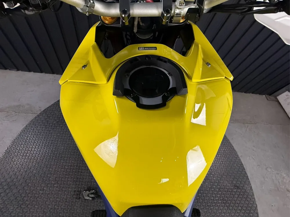 Suzuki V-Strom 800 2024, жёлтый, синий, фото 10
