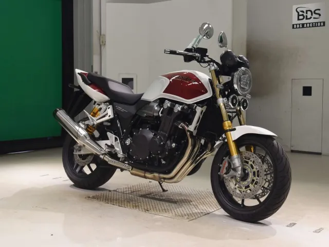 Honda CB1300 2026, white | red, фото 3