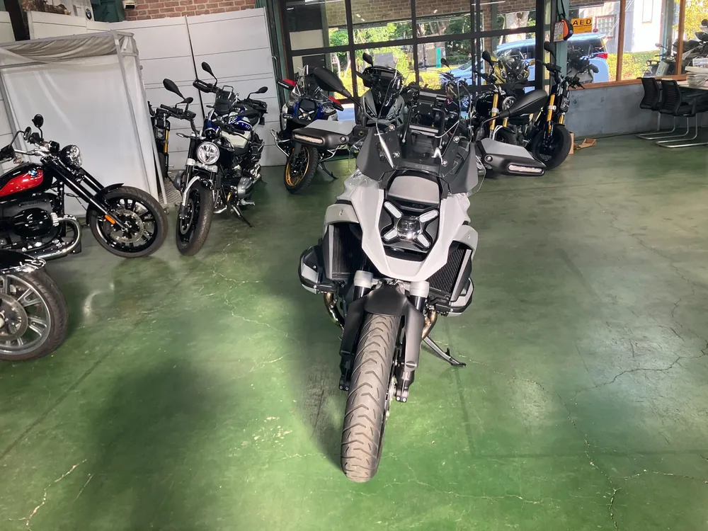 BMW R1300Gs Adv Asa 2025, белый, фото 3
