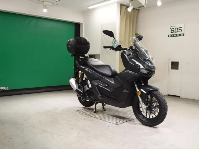 Honda ADV160, matt black, фото 3