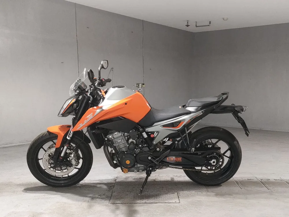 KTM 790 Duke 2021, серебристый, оранжевый, фото 2