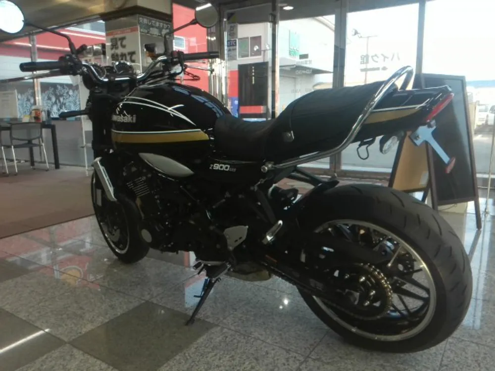 Kawasaki Z900RS 2023, black / gold, фото 5